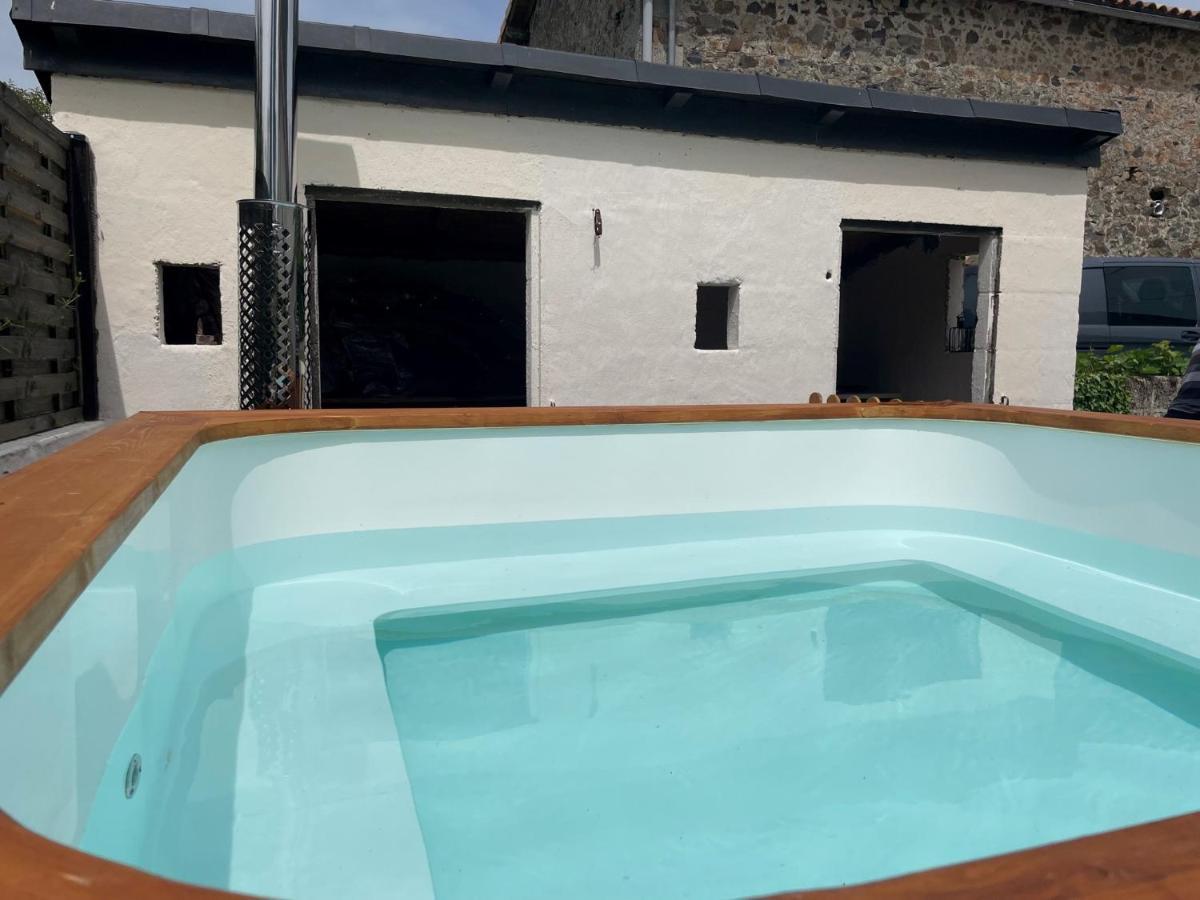 Beautiful Cottage With Private Plunge Pool/Hot Tub - 40 Mins From Puy Du Fou La Chapelle-Saint-Etienne Екстер'єр фото